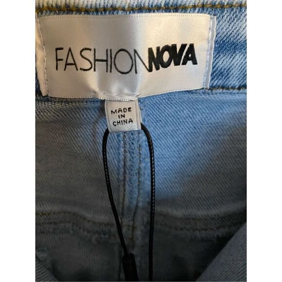 Fashion nova NWT I don’t mind stretch flare, jeans, size 13 - Picture 9 of 9